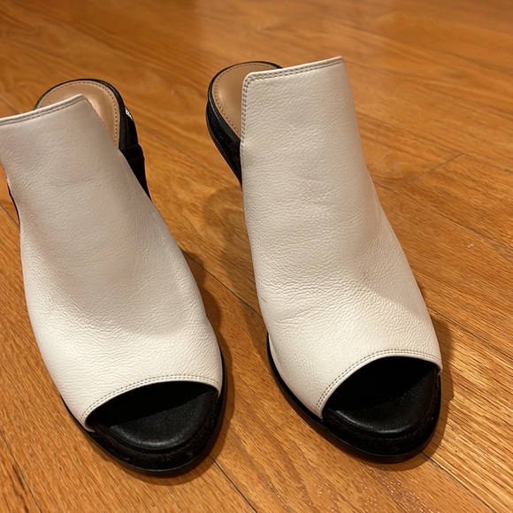 Sandals - Picture 2 of 11